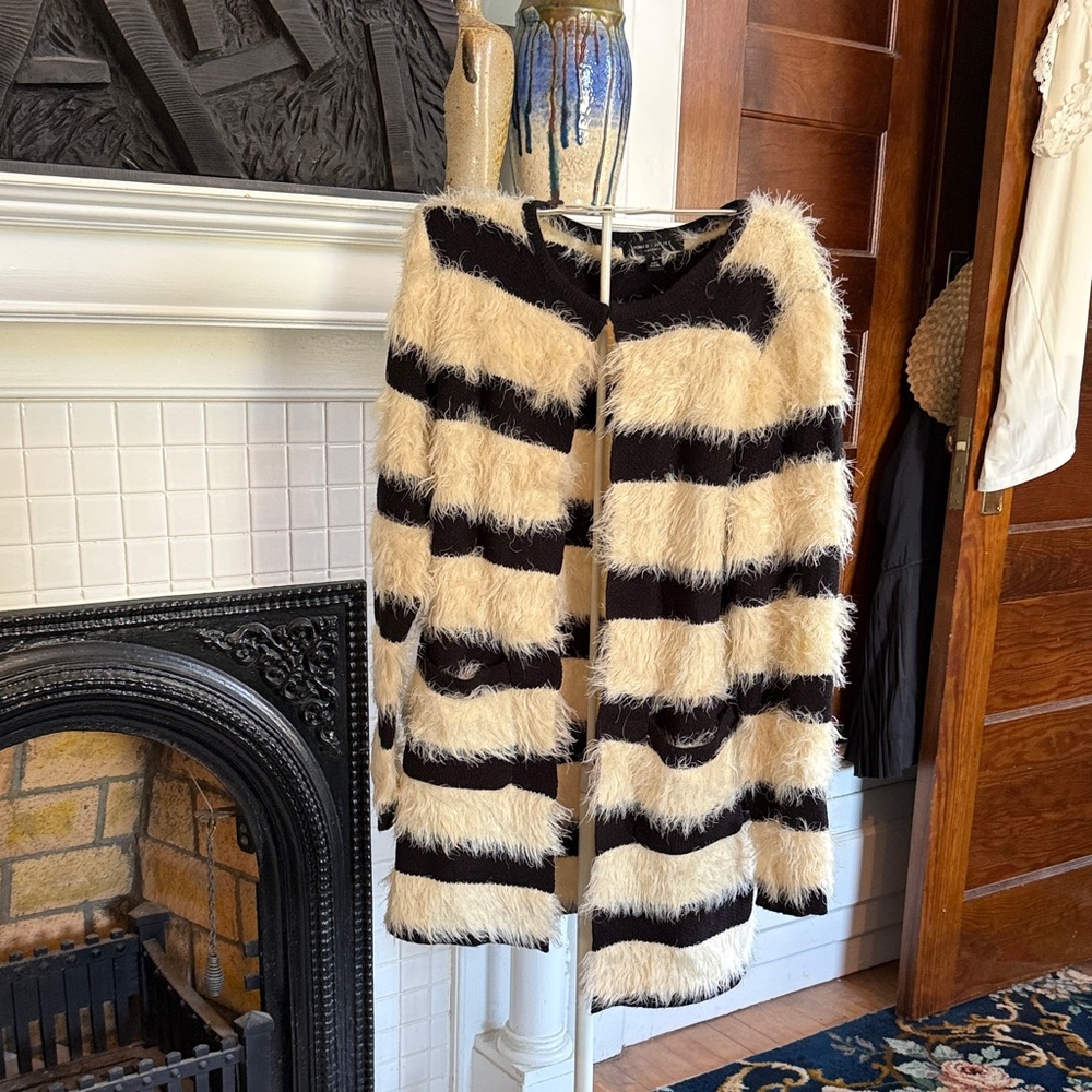 Romeo & Juliet Couture Black and‎ Cream Teddy Jacket-worn 3x. 160 retail